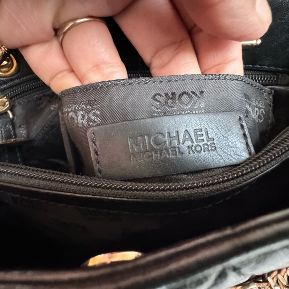 Cute Michael Kors leather tote - Picture 8 of 11